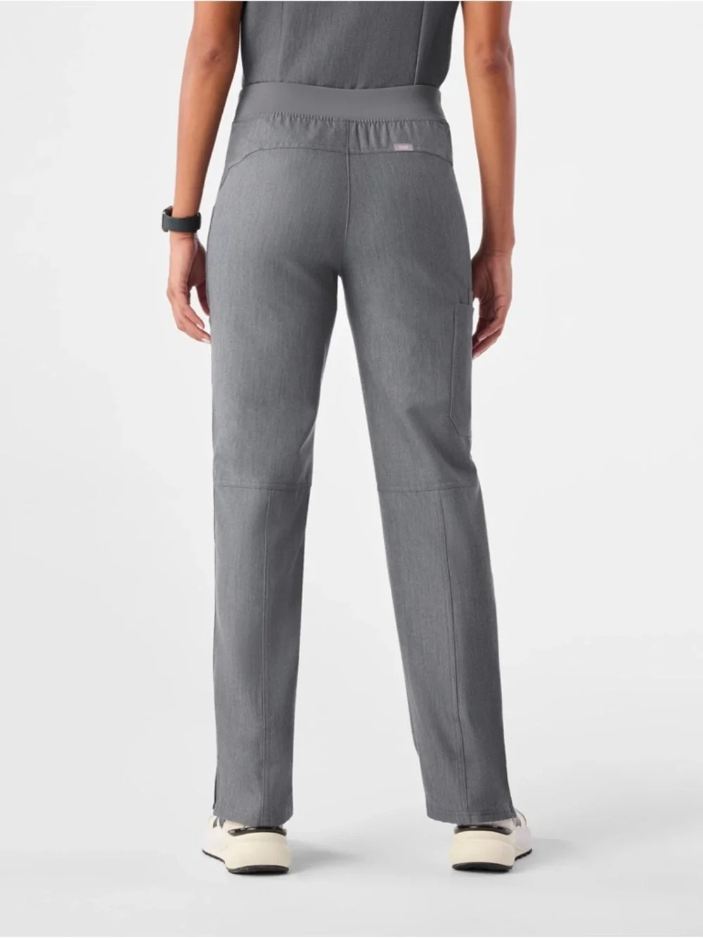 FIGS Kade Cargo Scrub Pants in Graphite - size (S)